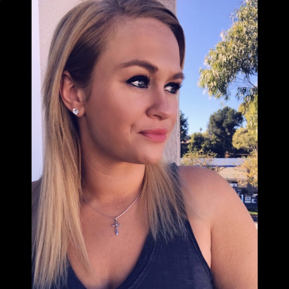 Meet your Posher, Kathy - Picture 3 of 6